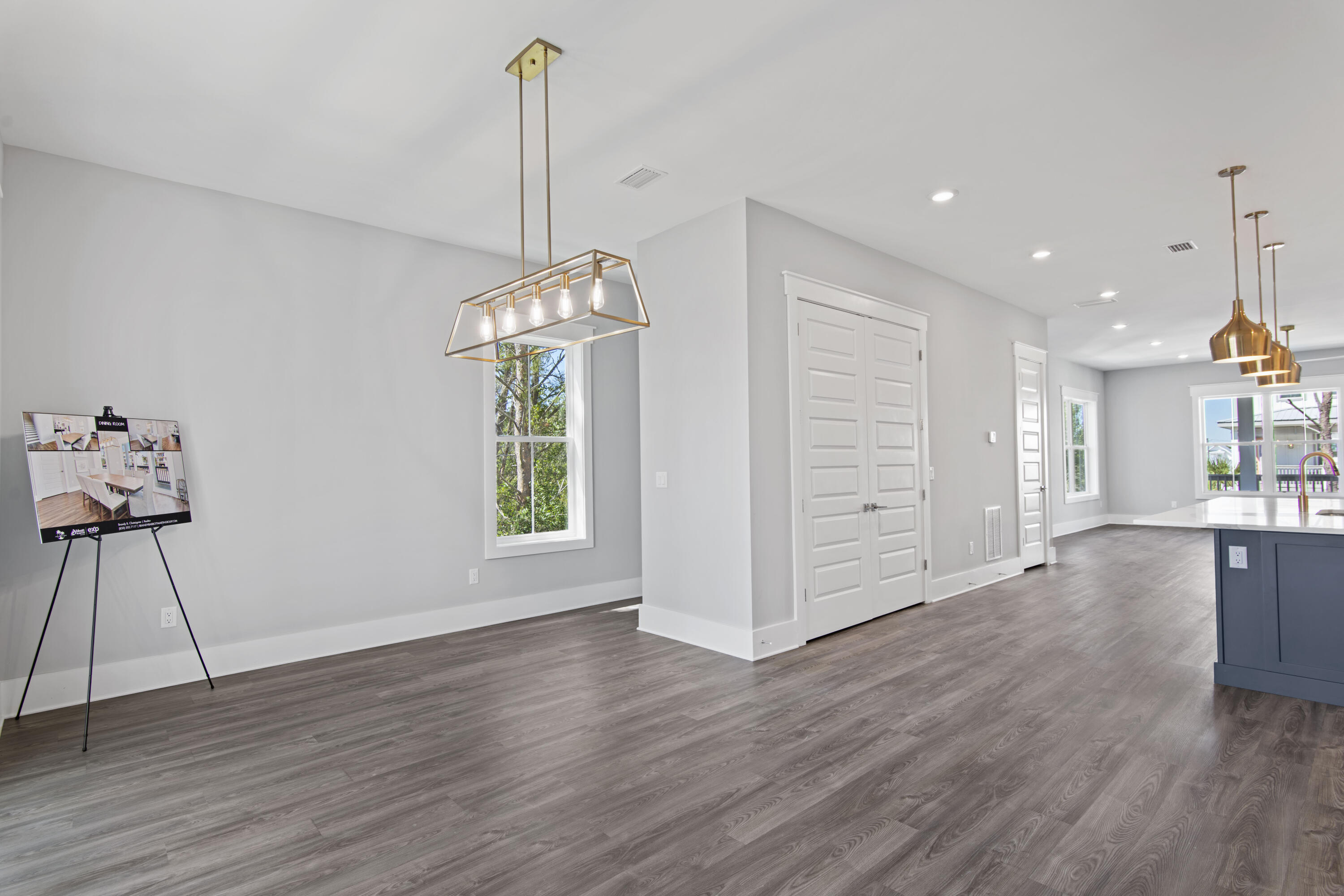 27 W Queen Palm Drive