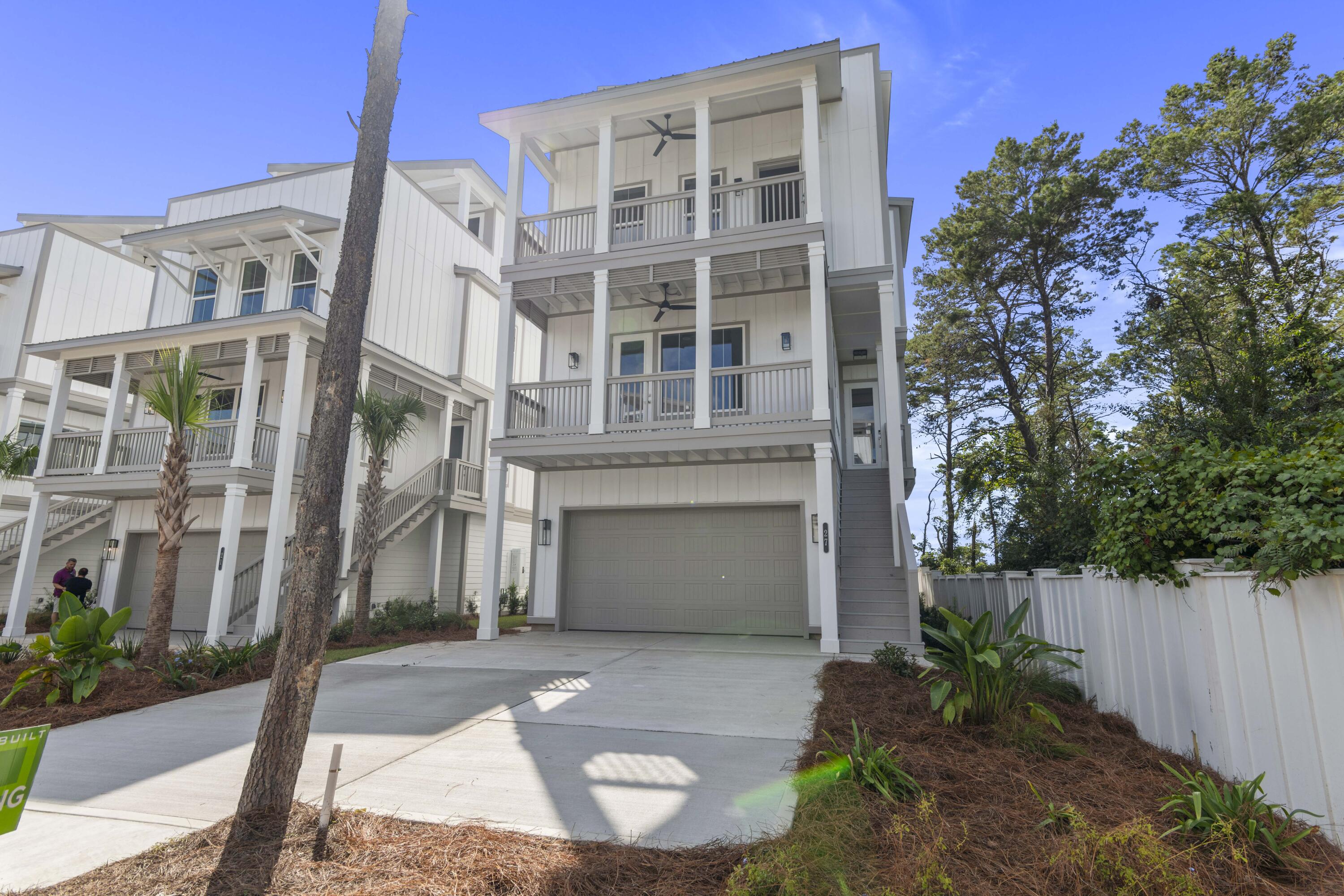 27 W Queen Palm Drive