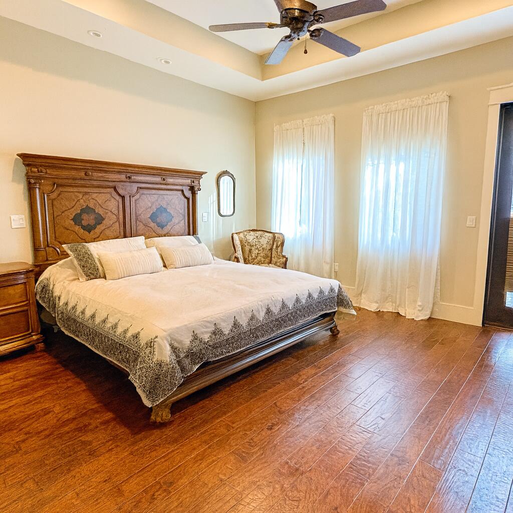 22 Grand Flora Way