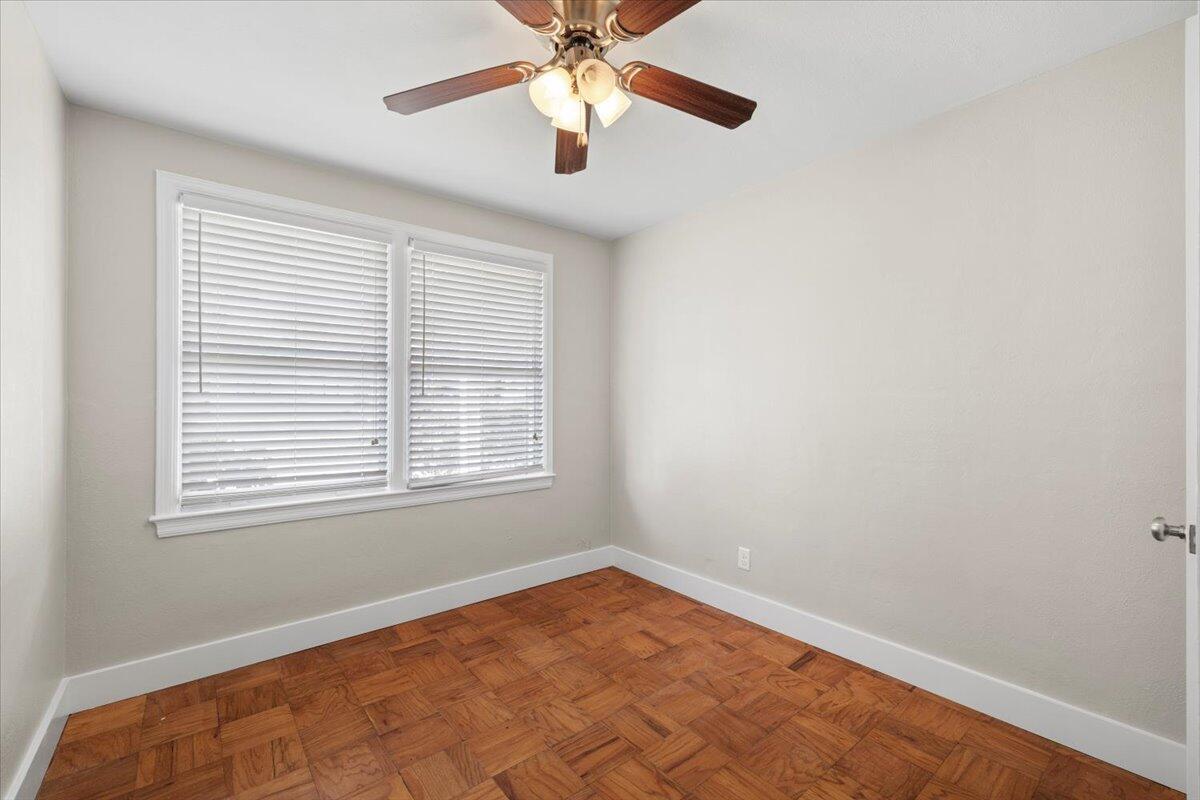 13 NE Laurie Drive