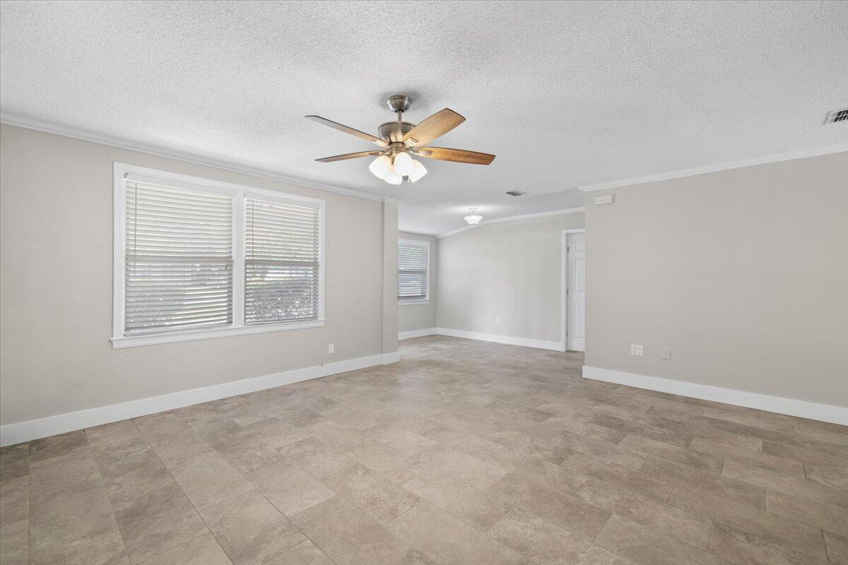 13 NE Laurie Drive