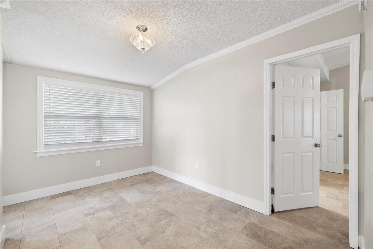 13 NE Laurie Drive
