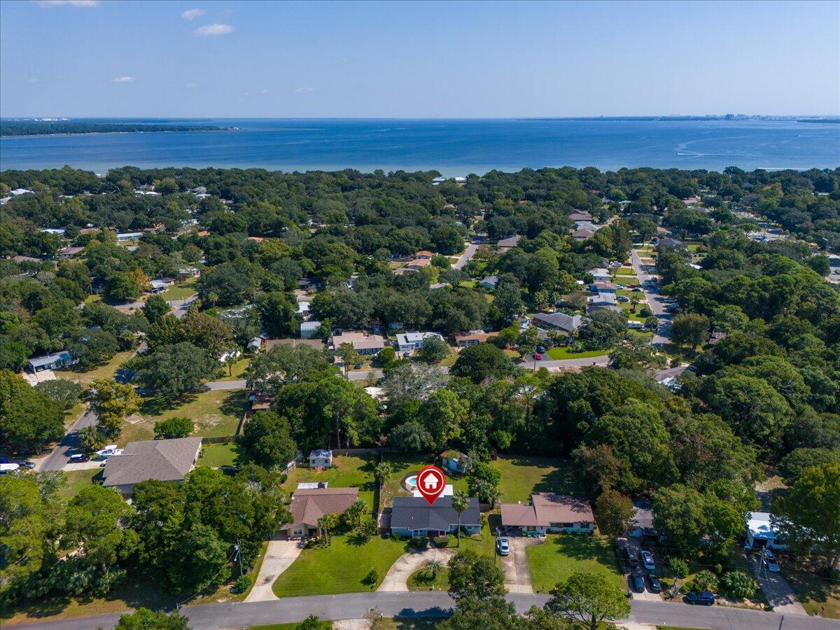 13 NE Laurie Drive