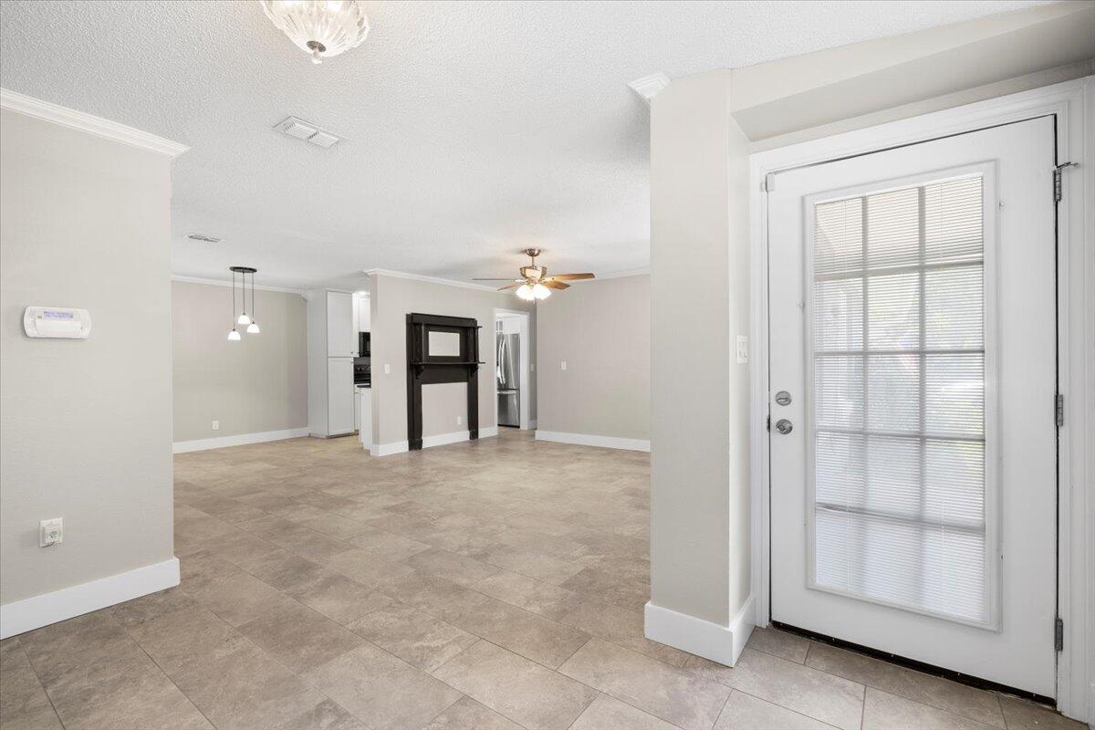 13 NE Laurie Drive