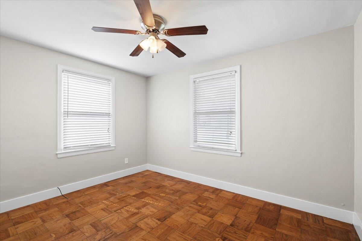 13 NE Laurie Drive