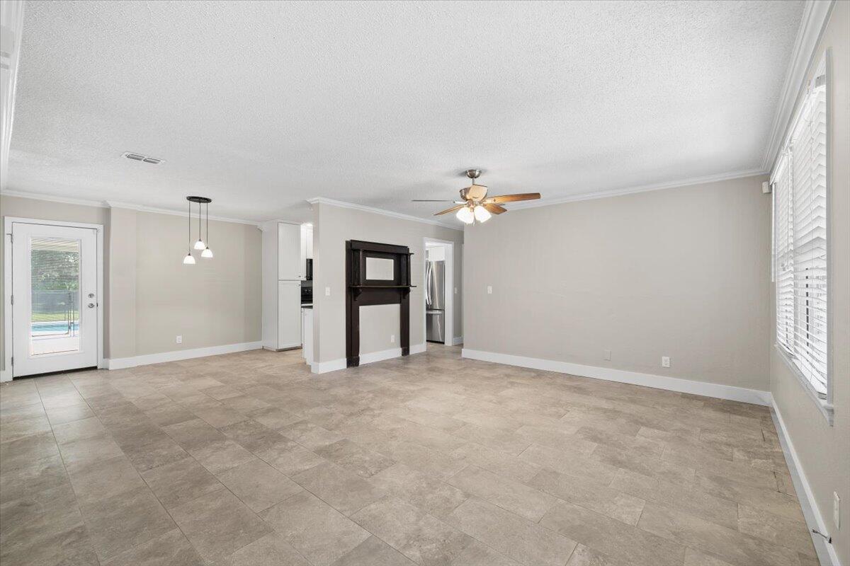 13 NE Laurie Drive