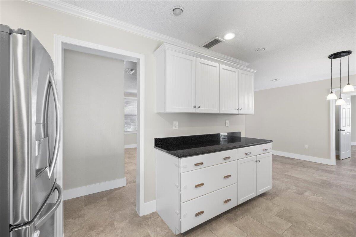 13 NE Laurie Drive