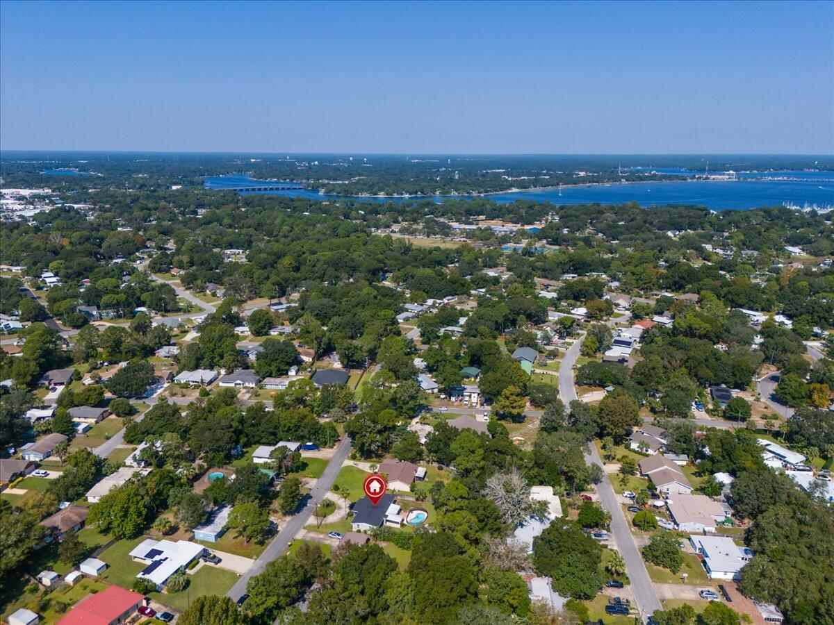 13 NE Laurie Drive