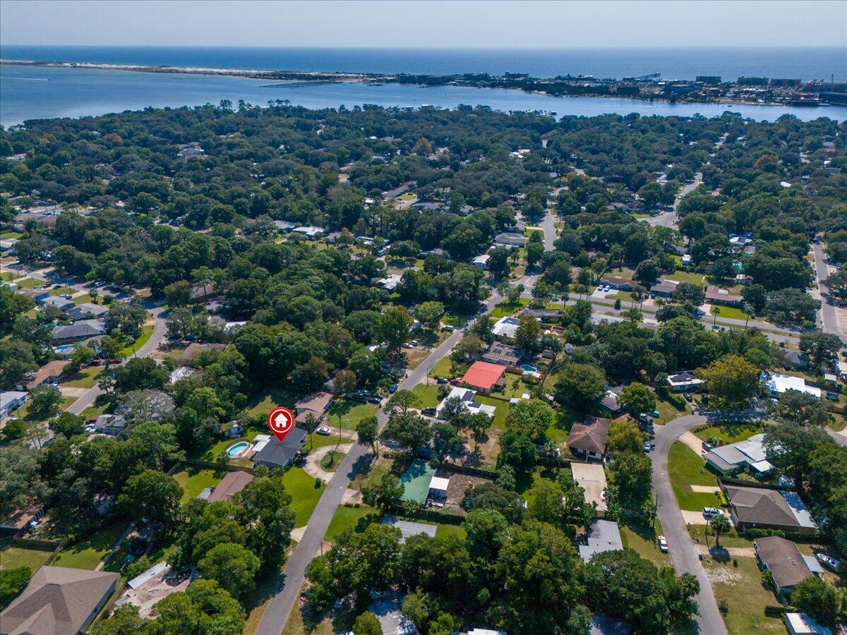 13 NE Laurie Drive