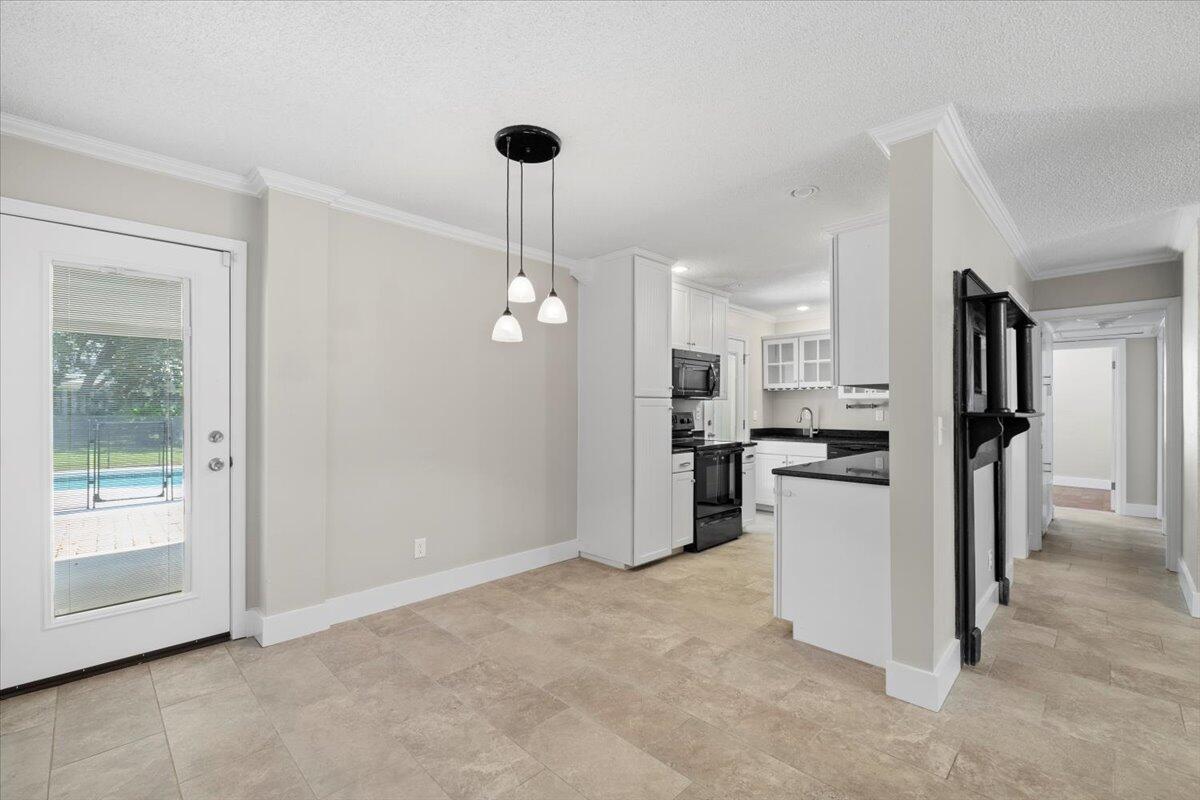 13 NE Laurie Drive