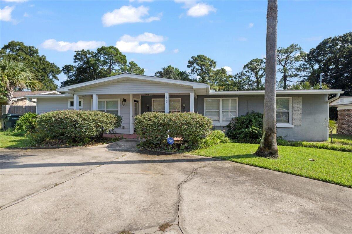 13 NE Laurie Drive