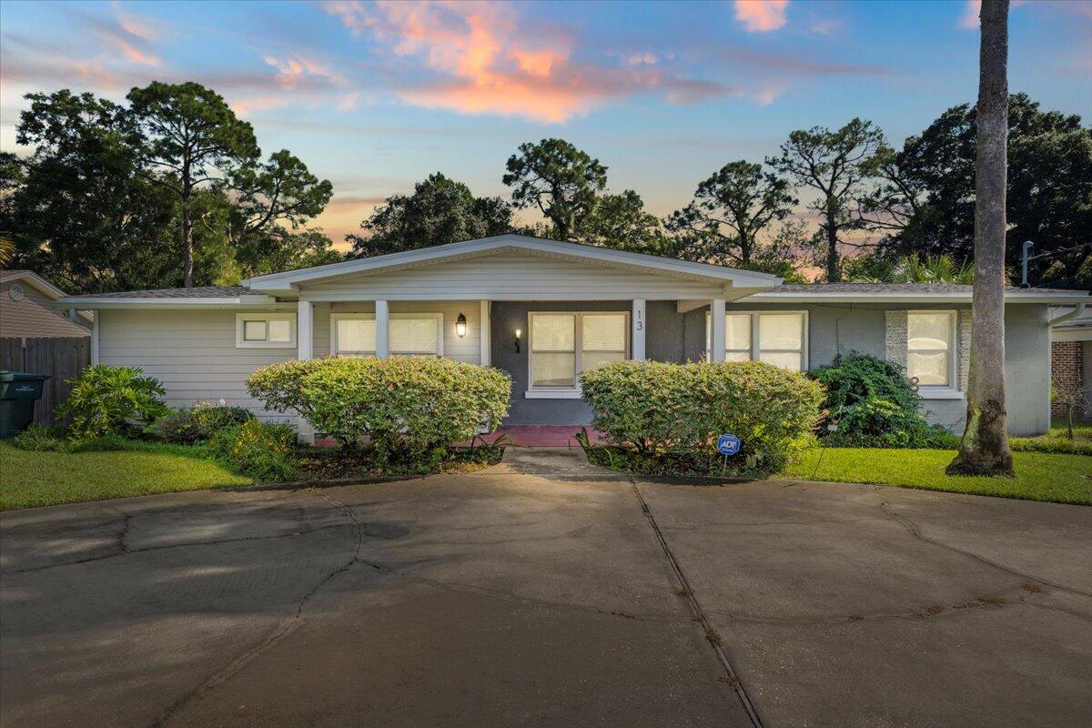 13 NE Laurie Drive