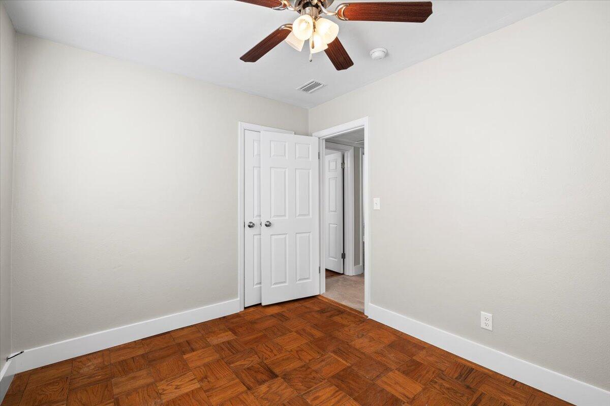 13 NE Laurie Drive