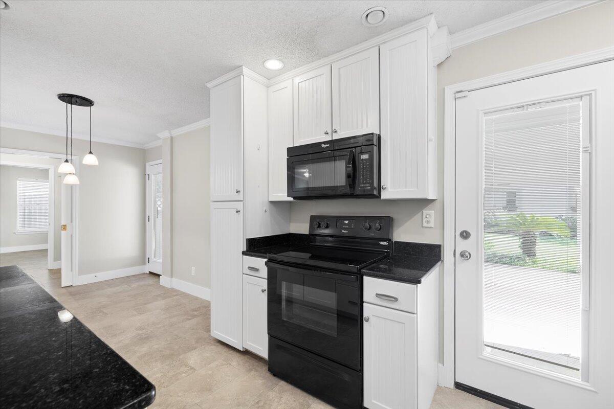 13 NE Laurie Drive