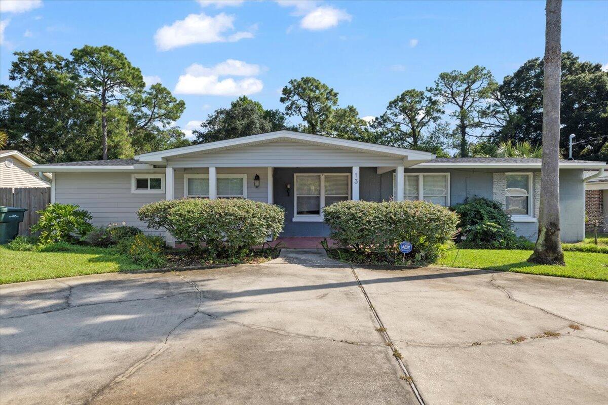 13 NE Laurie Drive