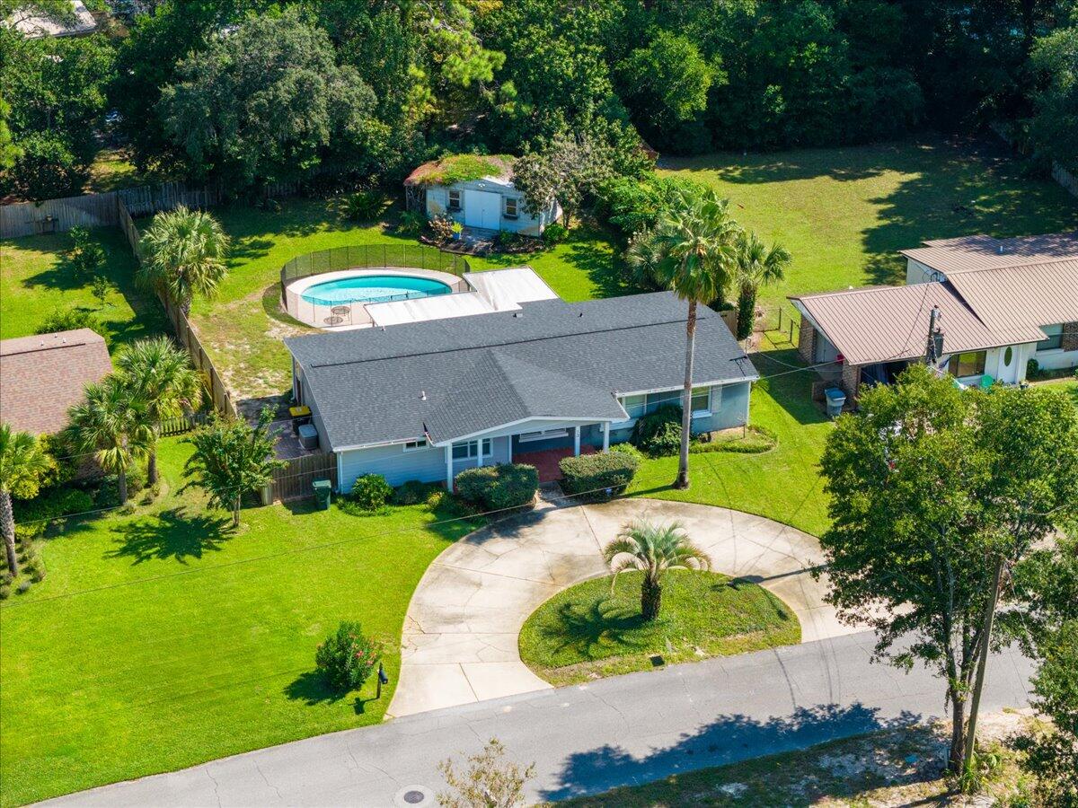 13 NE Laurie Drive