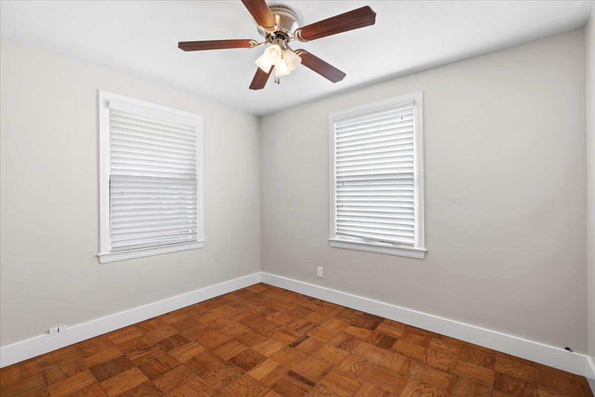13 NE Laurie Drive