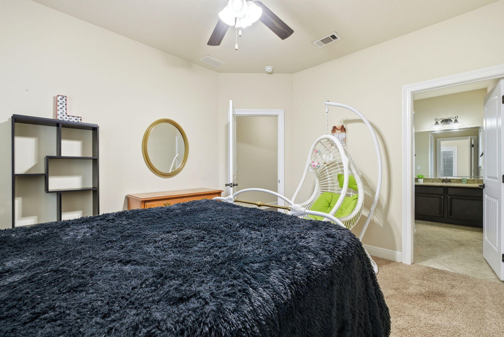 1207 Wings Way