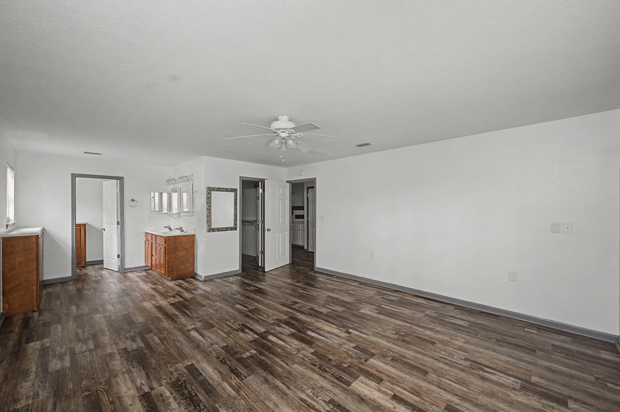 126 Paradise Island Drive, DeFuniak Springs