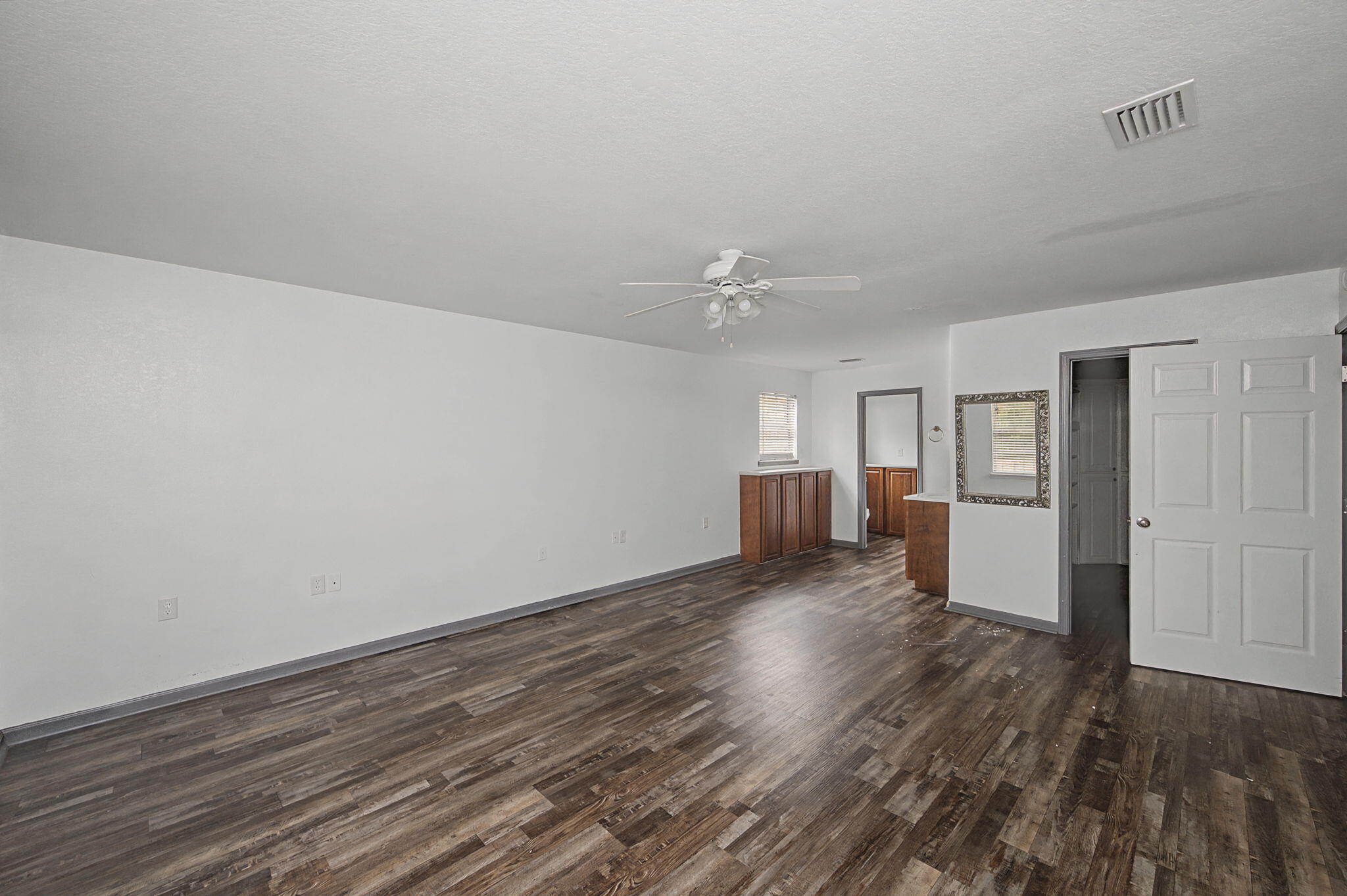 126 Paradise Island Drive, DeFuniak Springs