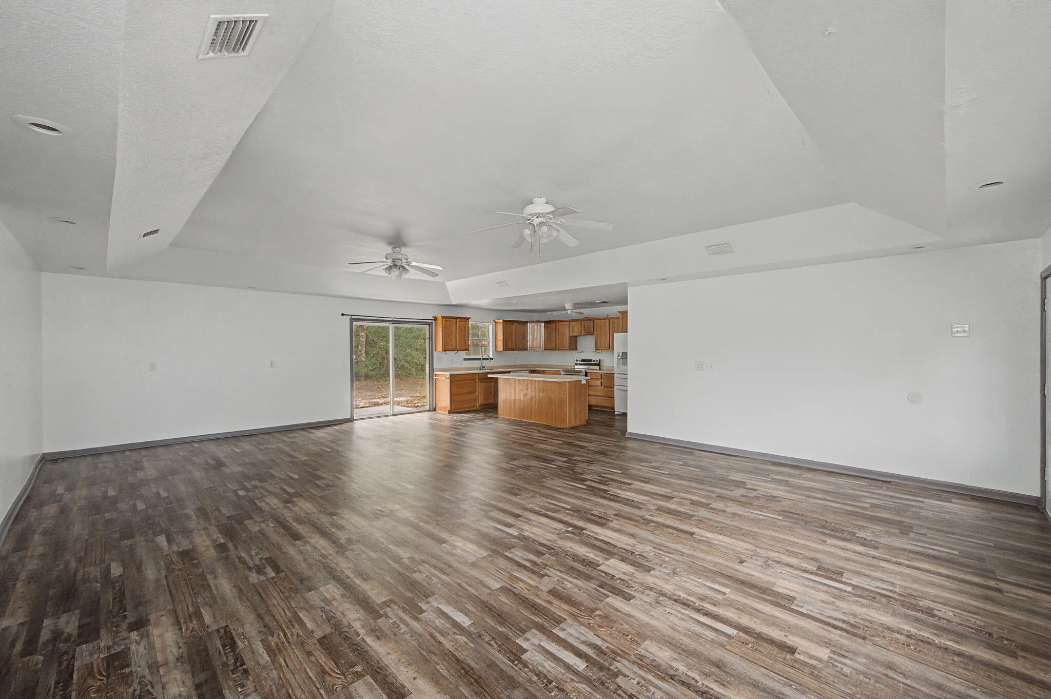 126 Paradise Island Drive, DeFuniak Springs