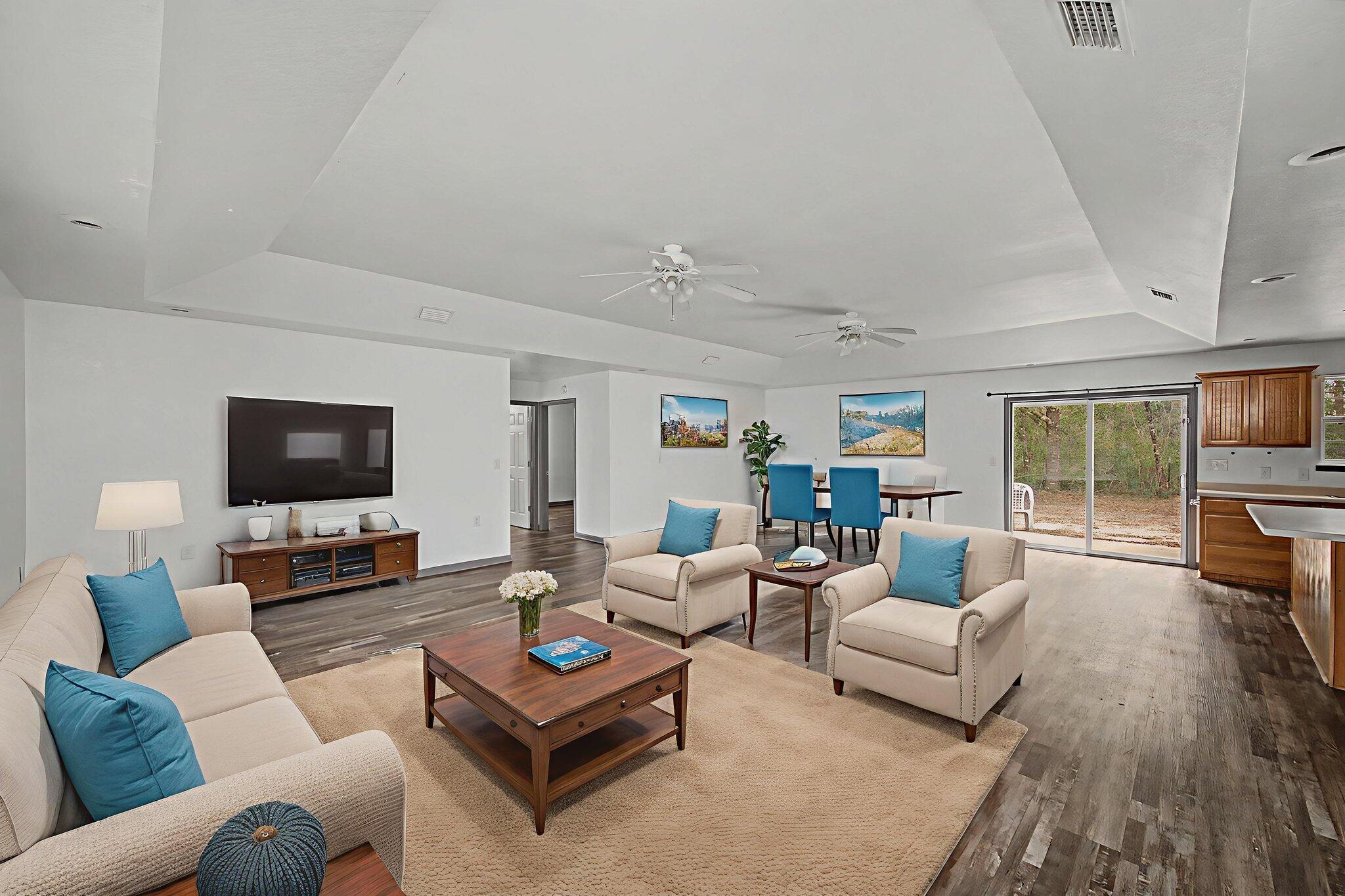 126 Paradise Island Drive, DeFuniak Springs