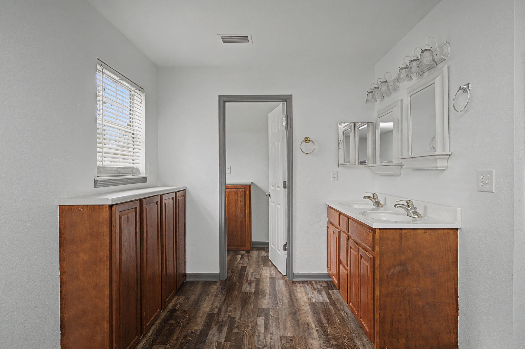 126 Paradise Island Drive, DeFuniak Springs