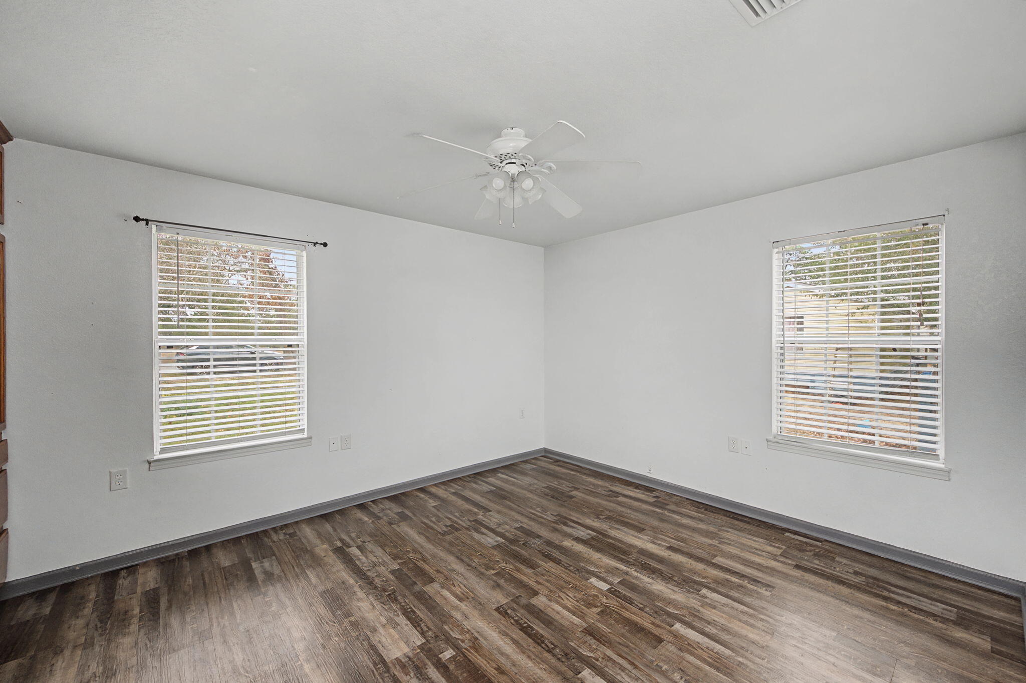 126 Paradise Island Drive, DeFuniak Springs