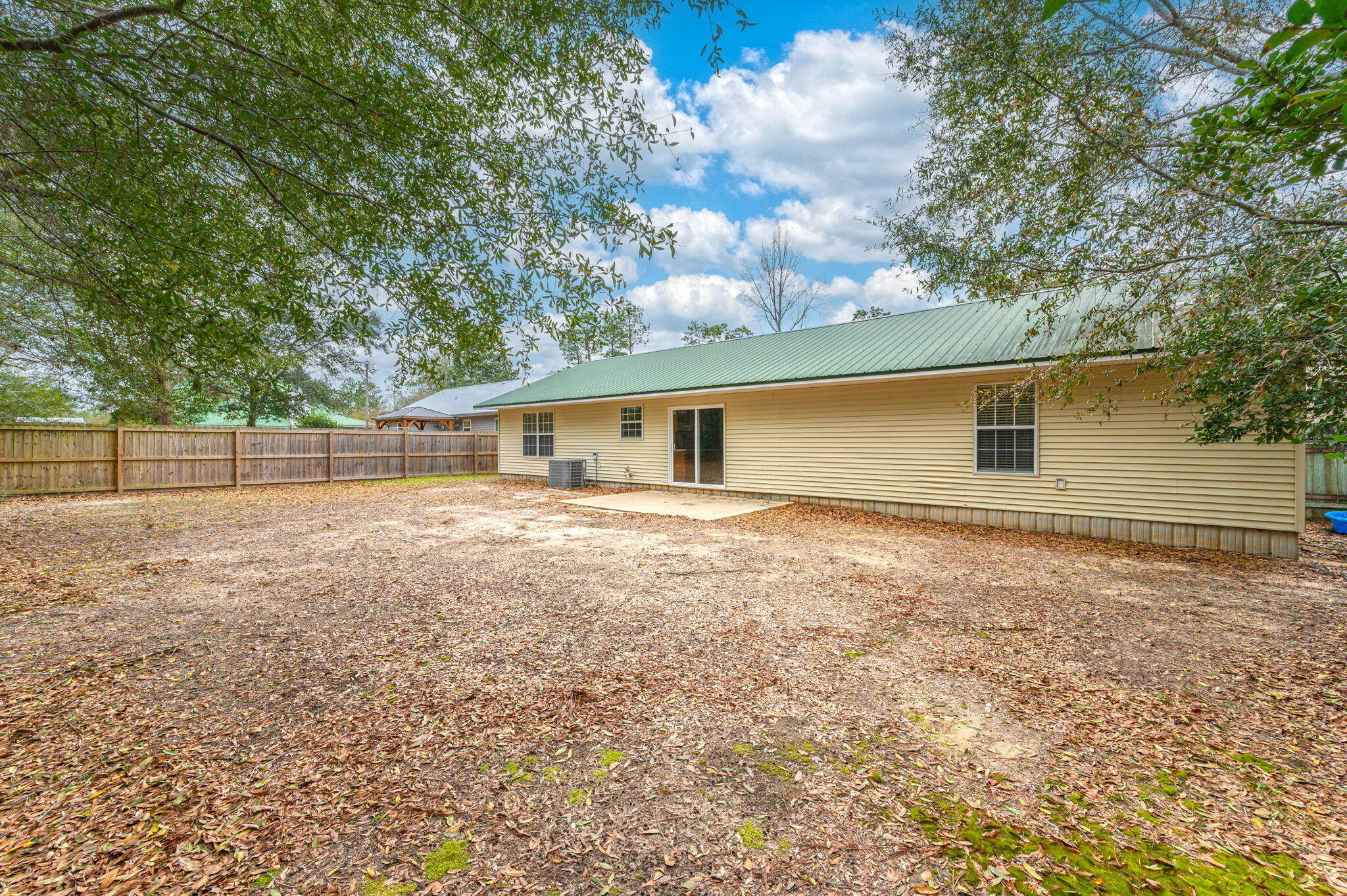 126 Paradise Island Drive, DeFuniak Springs