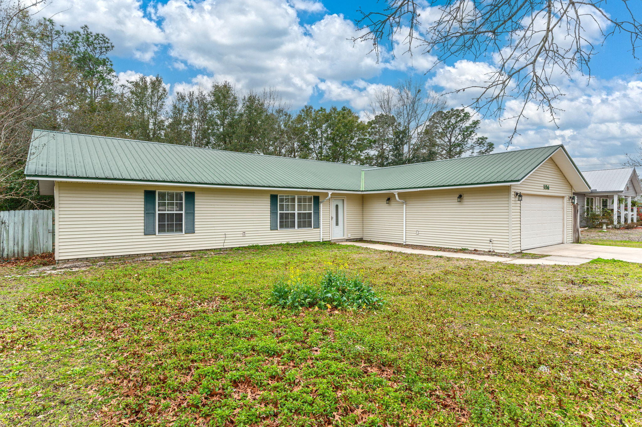 126 Paradise Island Drive, DeFuniak Springs
