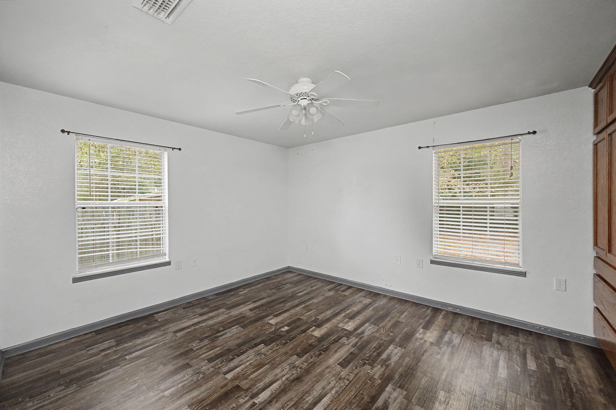 126 Paradise Island Drive, DeFuniak Springs