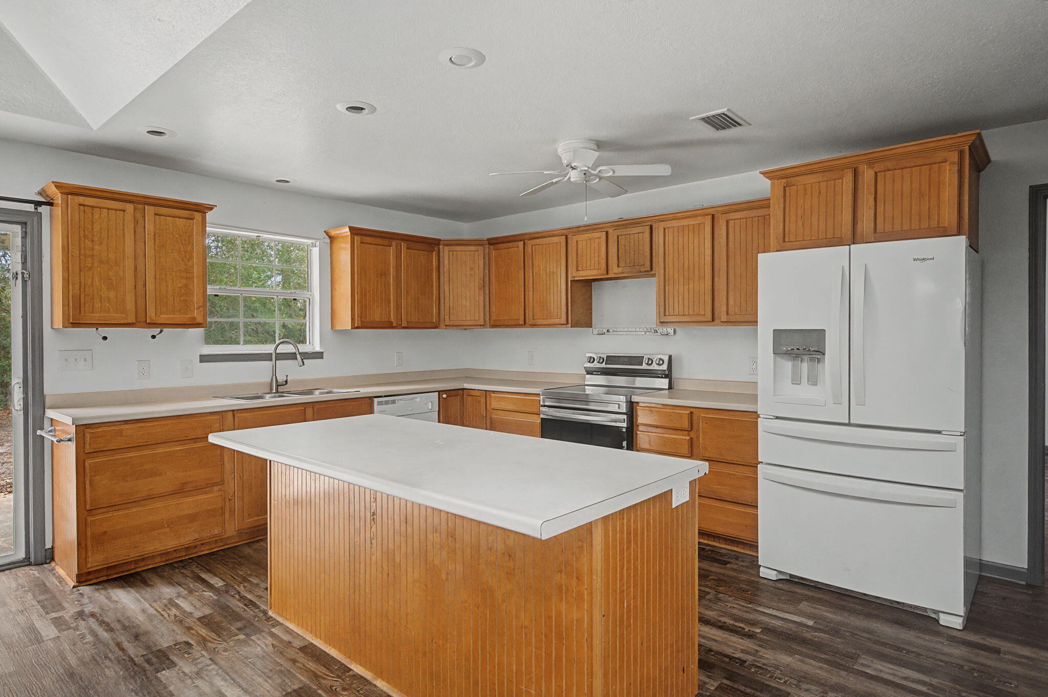 126 Paradise Island Drive, DeFuniak Springs
