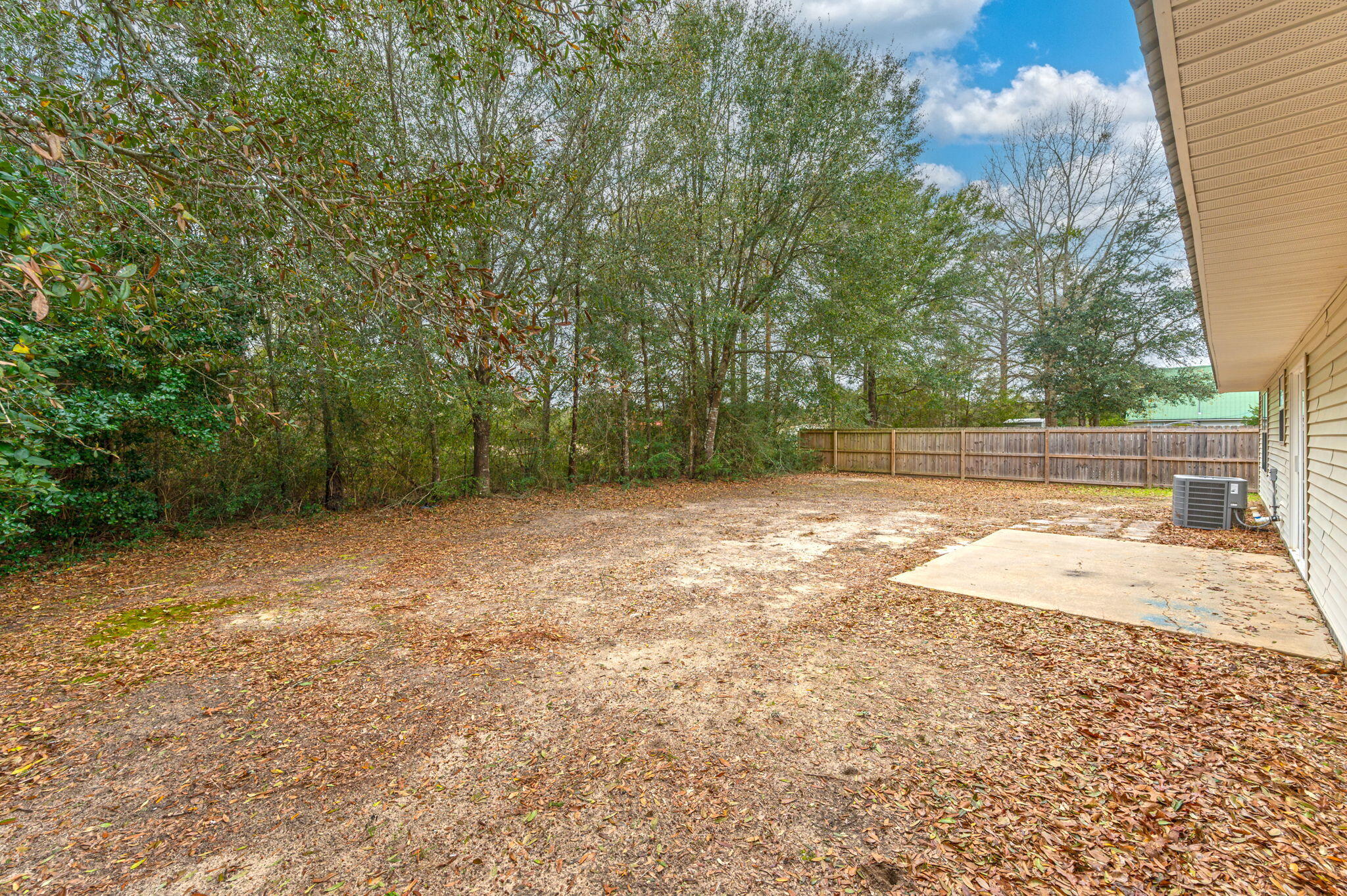 126 Paradise Island Drive, DeFuniak Springs
