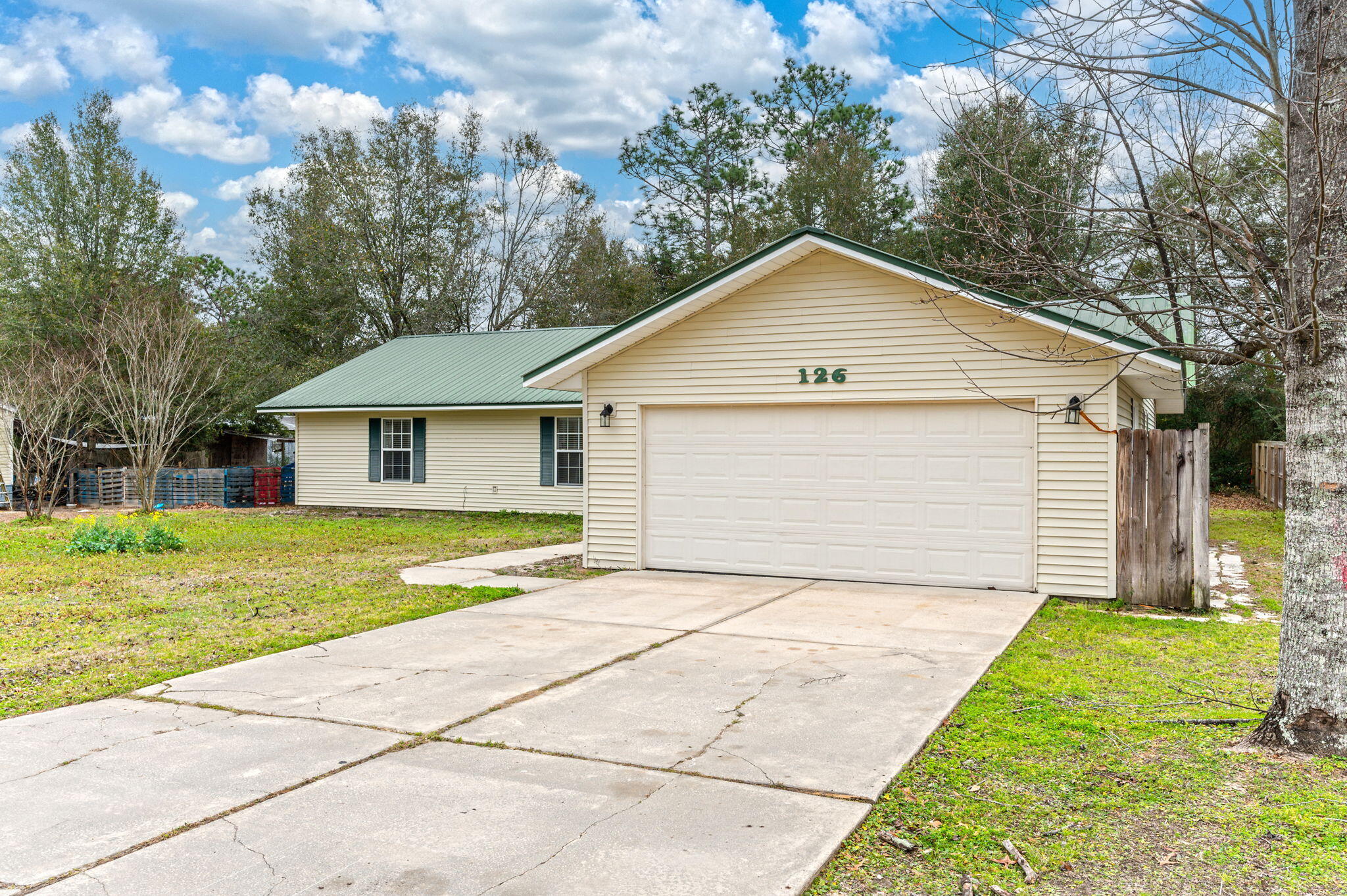 126 Paradise Island Drive, DeFuniak Springs