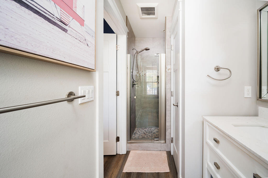 415 E Gonzalez Street