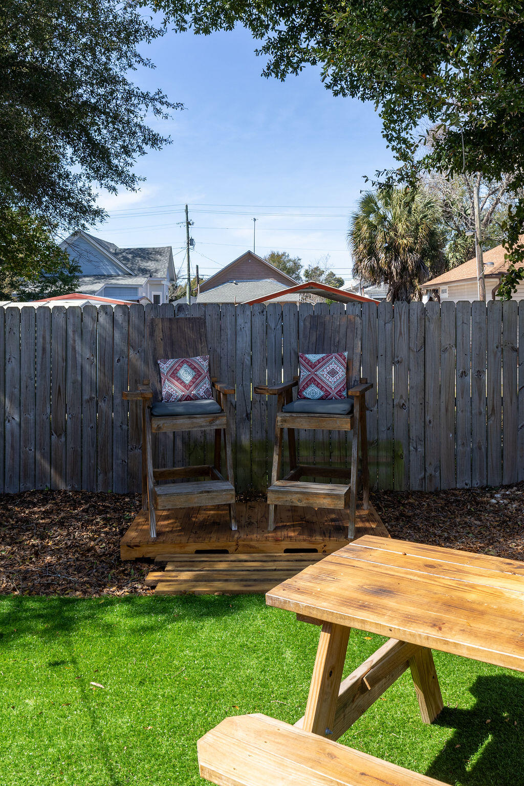 415 E Gonzalez Street