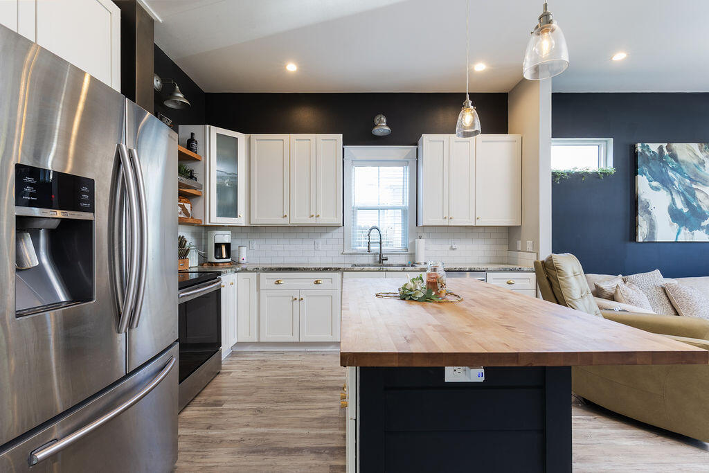 415 E Gonzalez Street