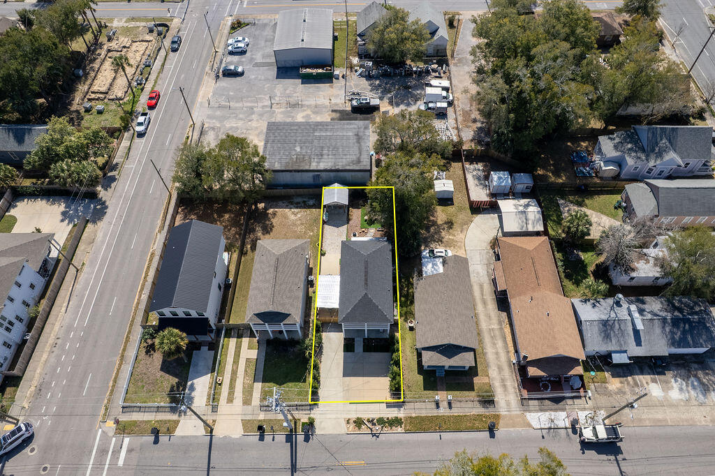 415 E Gonzalez Street