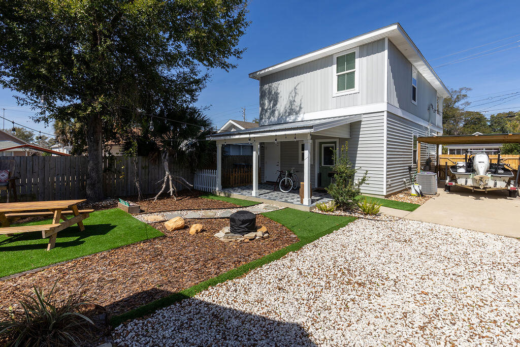 415 E Gonzalez Street