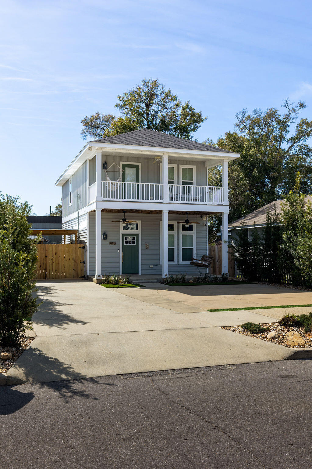 415 E Gonzalez Street