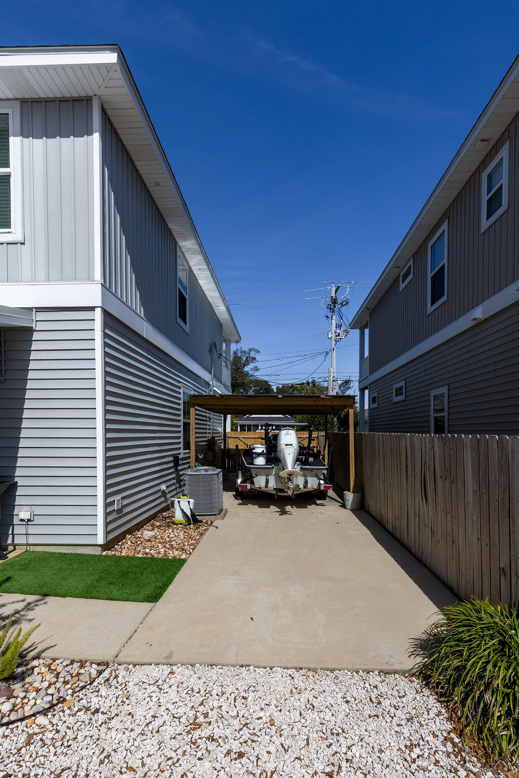 415 E Gonzalez Street