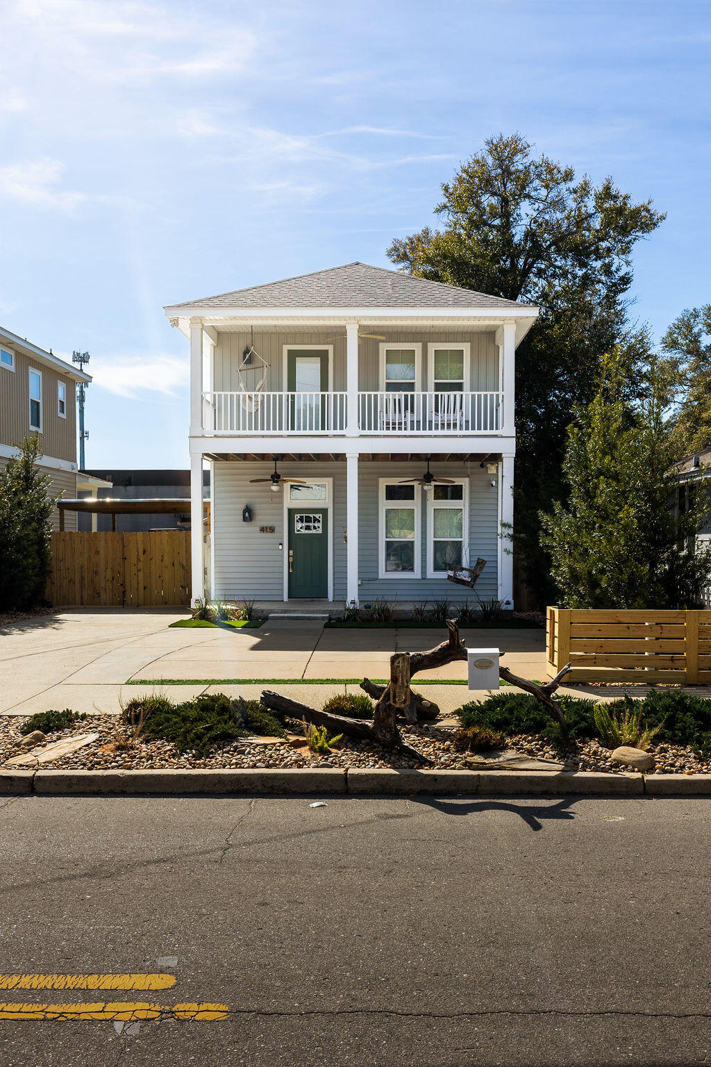 415 E Gonzalez Street