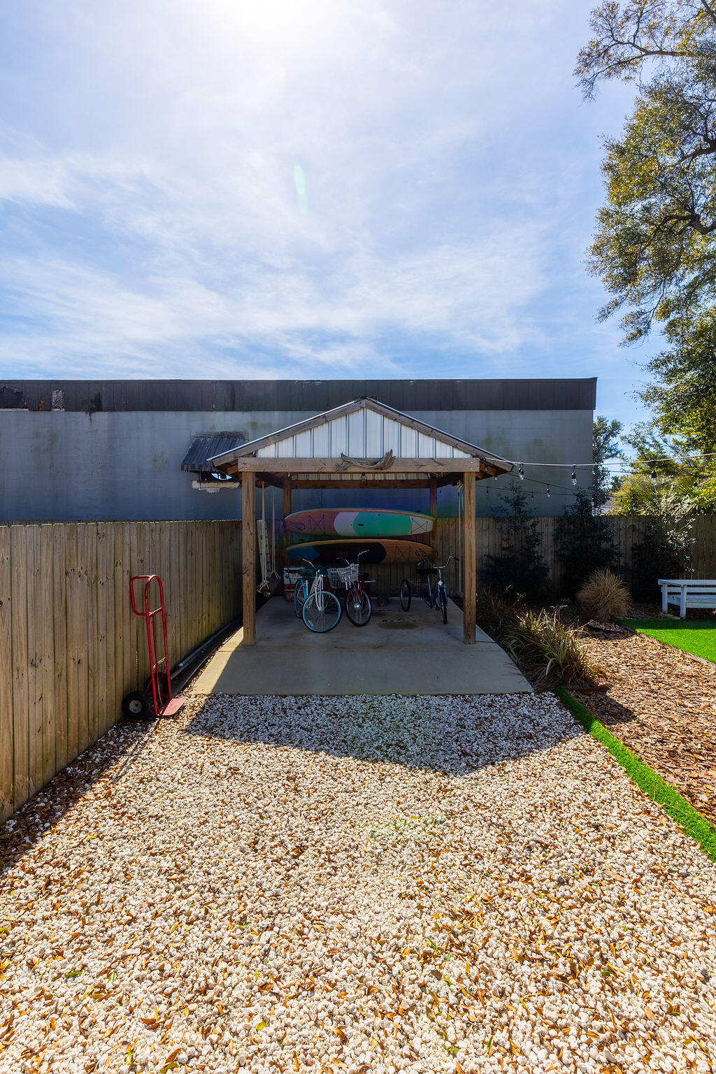 415 E Gonzalez Street