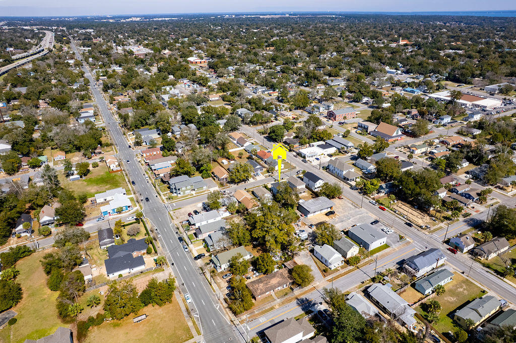 415 E Gonzalez Street