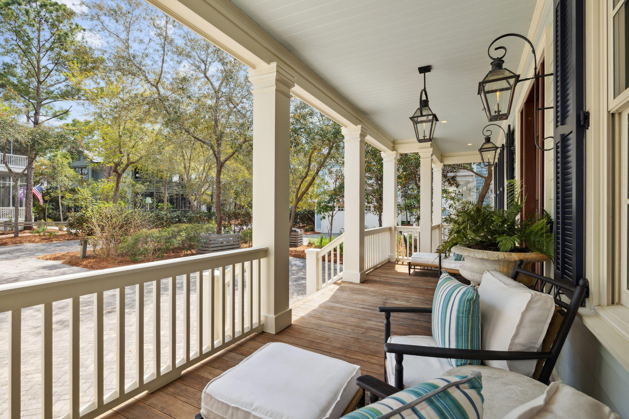337 WESTERN LAKE Drive