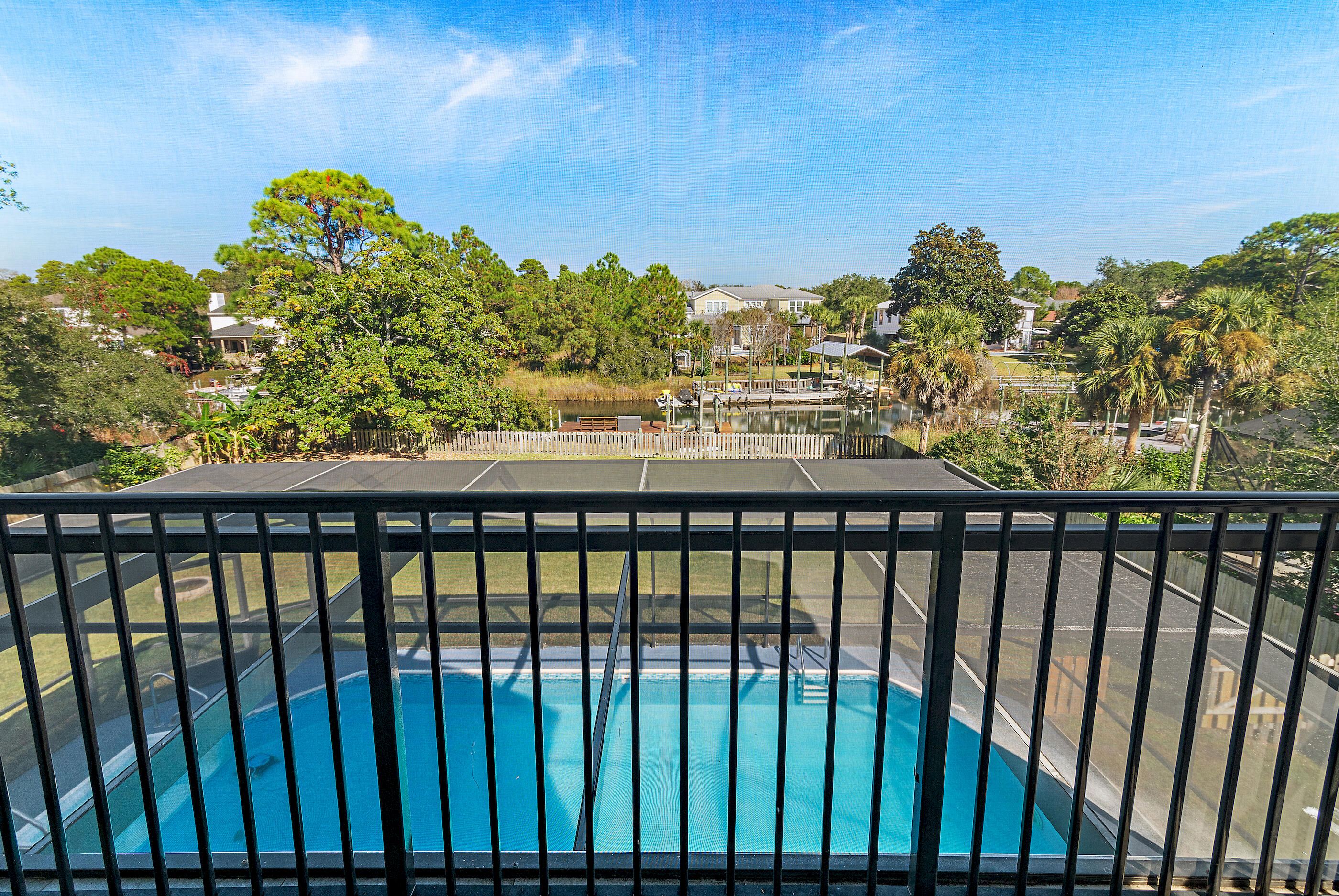 138 W Country Club Drive