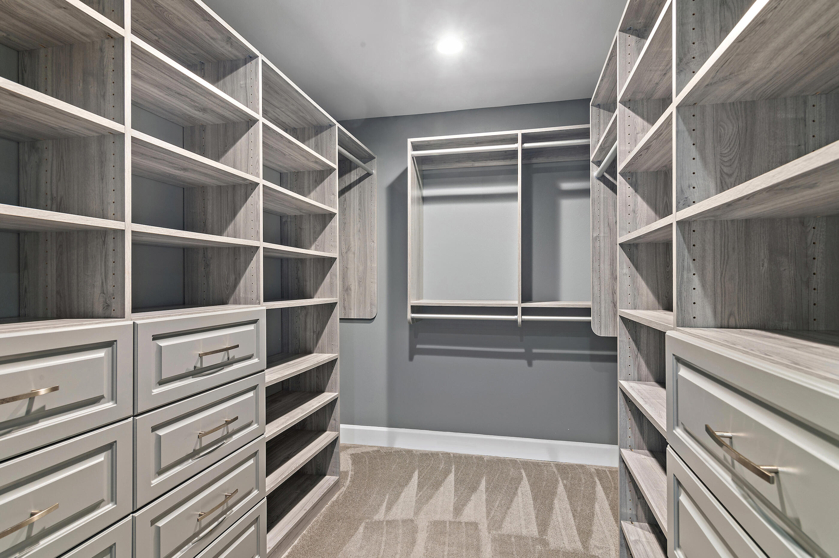 138 W Country Club Drive