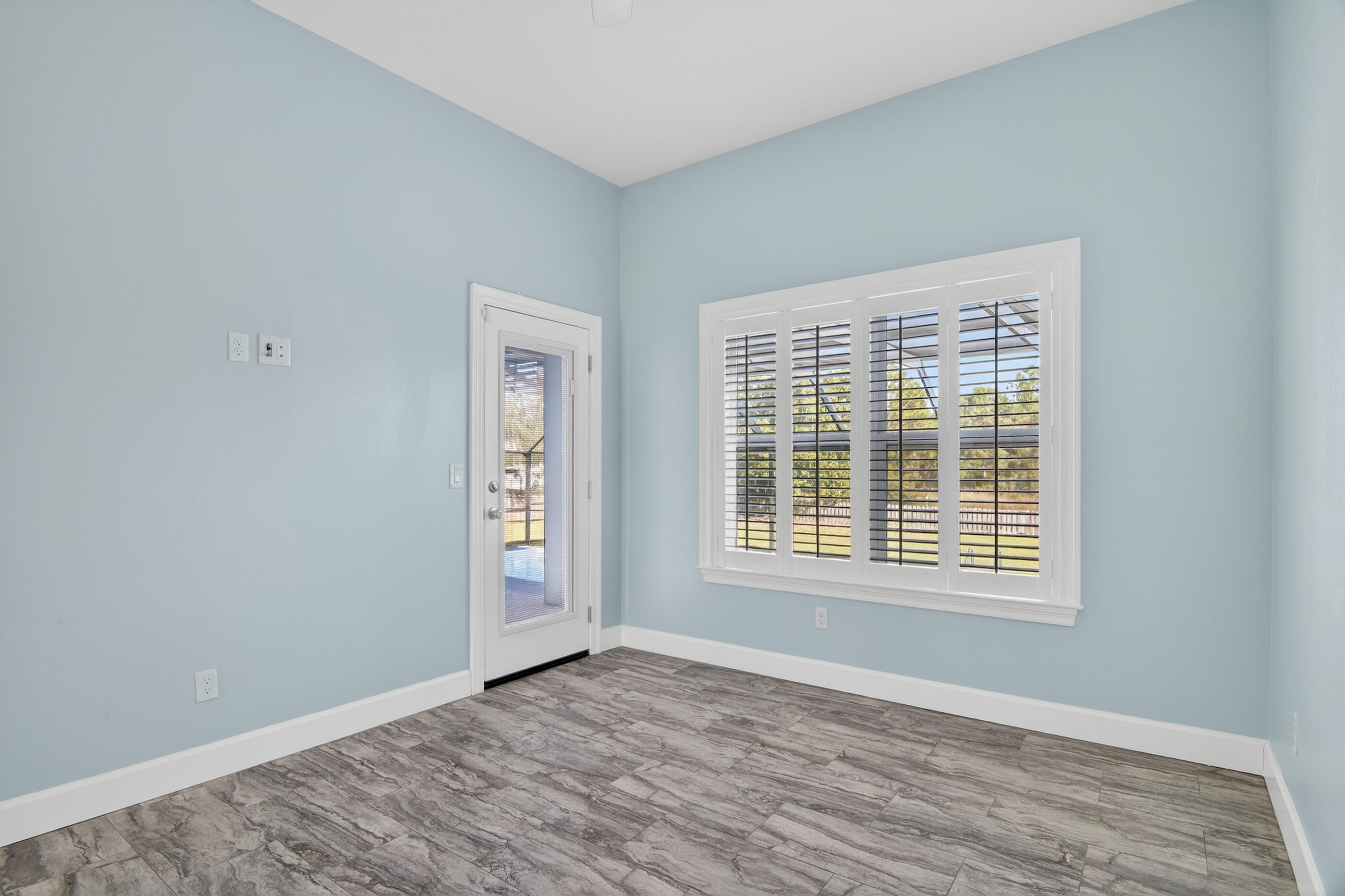 138 W Country Club Drive