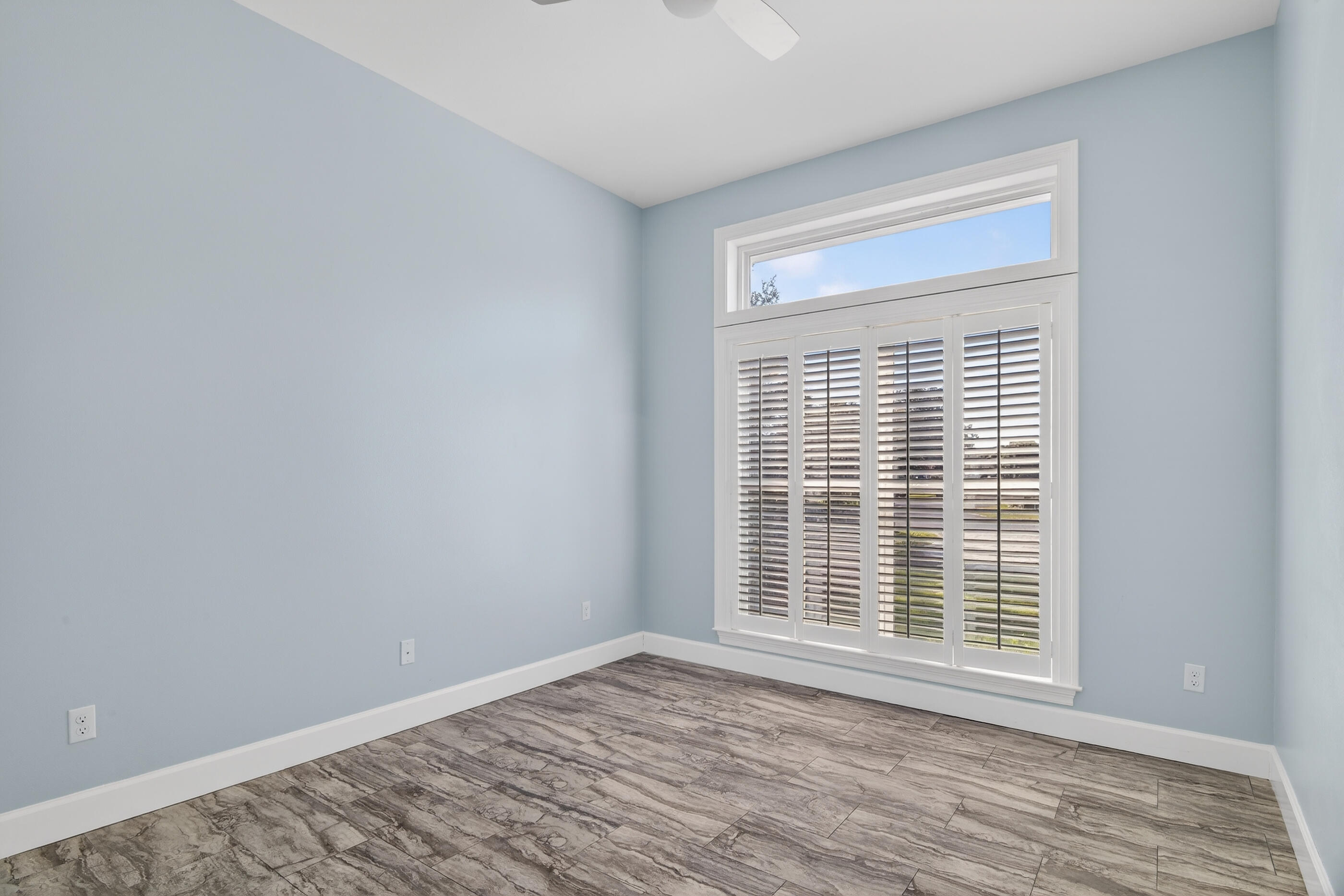 138 W Country Club Drive