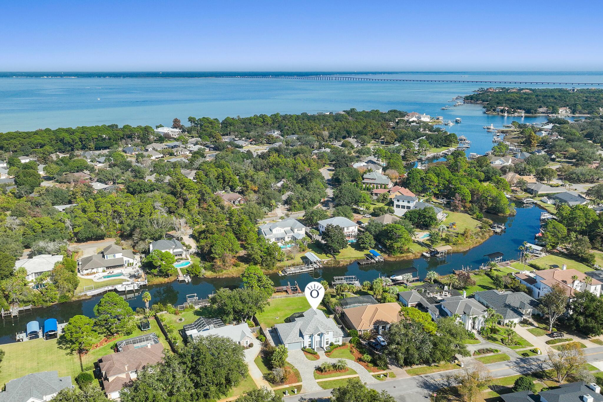 138 W Country Club Drive